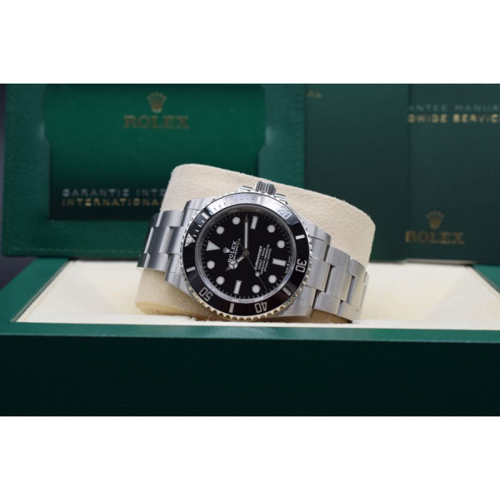 Rolex Submariner 124060 Black Dial like New Fullset 09/2020, Rolex, 









  Rolex Submariner 124060 Black Dial like New Full