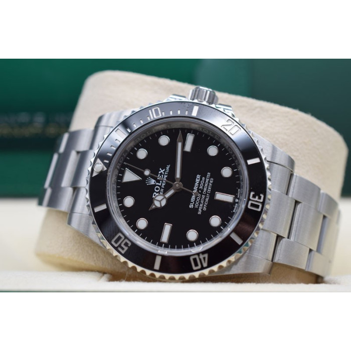 Rolex Submariner 124060 Black Dial like New Fullset 09/2020, Rolex, 









  Rolex Submariner 124060 Black Dial like New Full