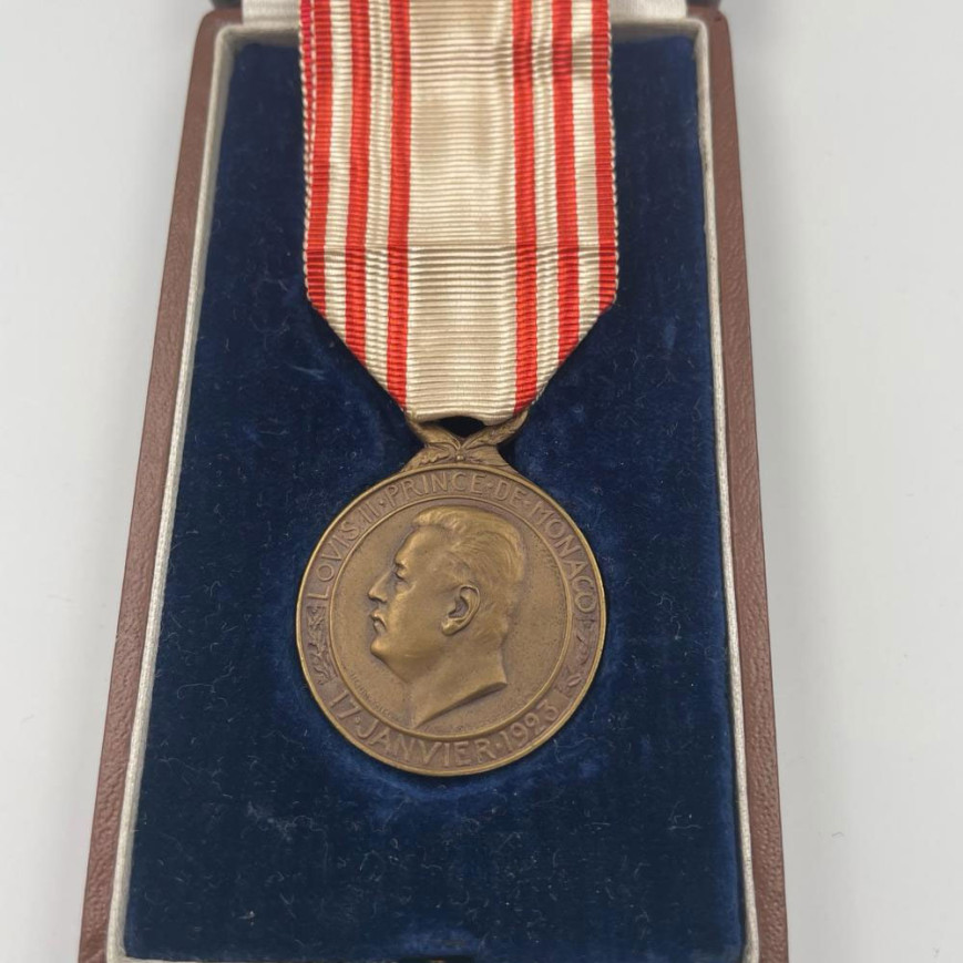 Médaille Du Travail En Argent De Monaco - Dans Son écrin - Ref I626 - Occasion