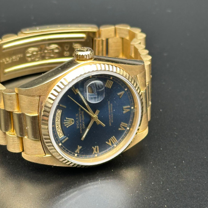 Rolex Day-date Ref 18038 cadran bleu avec papier 1977