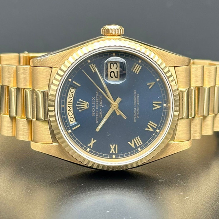 Rolex Day-date Ref 18038 cadran bleu avec papier 1977