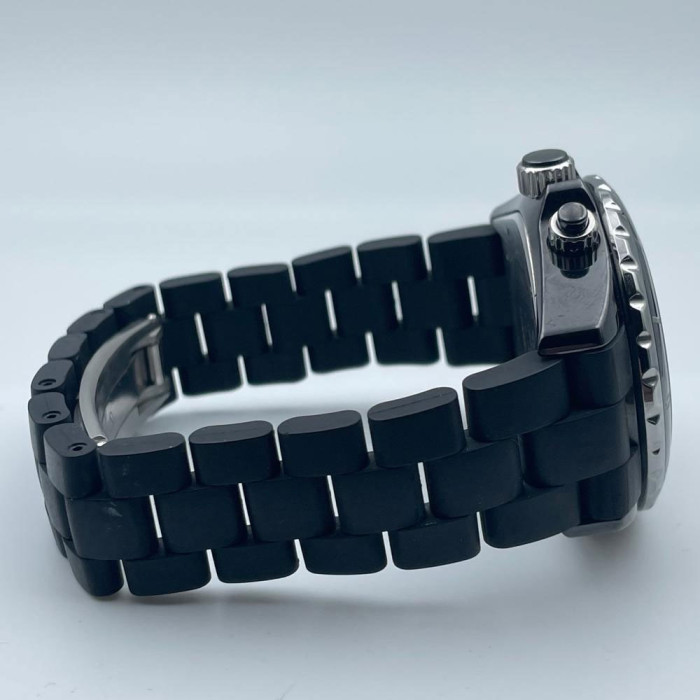 Chanel J12 Céramic Ref H0939 with card 2004