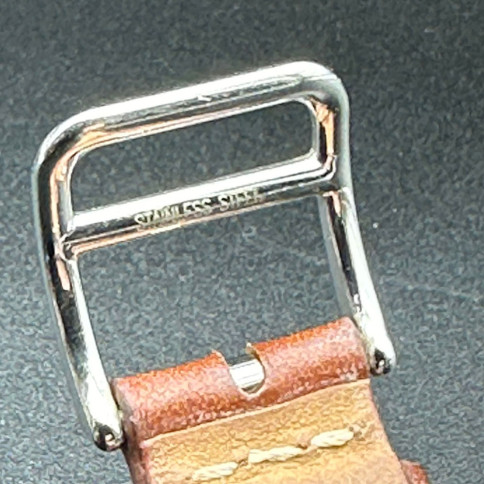 Hermès Heure H mini modèle Ref HH1.210 MOP Dial and diamonds