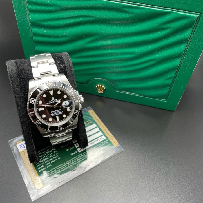 Rolex Submariner Date Ref 116610 boite et carte 2014