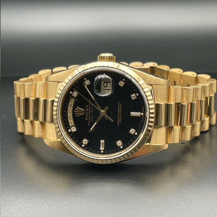 Rolex Day-date Ref 18238 cadran noir index diamants boite et papier 1989