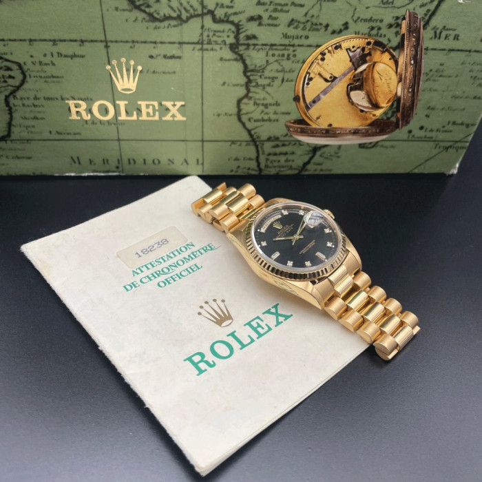 Rolex Day-date Ref 18238 cadran noir index diamants boite et papier 1989