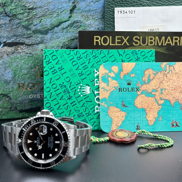 Rolex Submariner Date Ref 16610 full set 1997