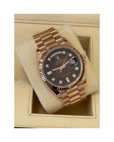 Rolex, Daydate, Ref. 128235 brown dial with diamonds box and paper 2021, Rolex, 




Rolex, Daydate, Ref. 128235 brown dial with